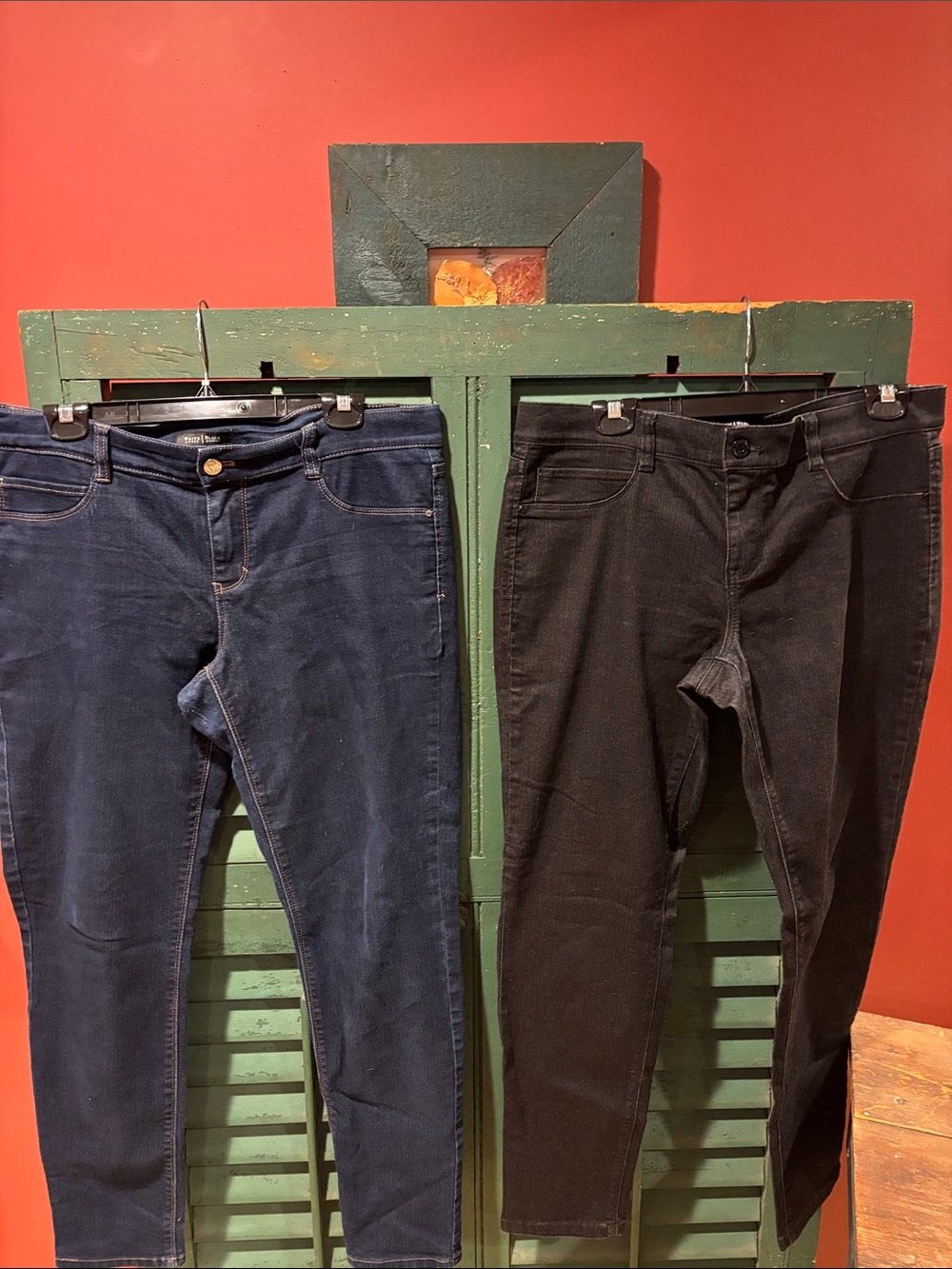 White House Black Market 2 bundle  Skinny Leg stretch jeans